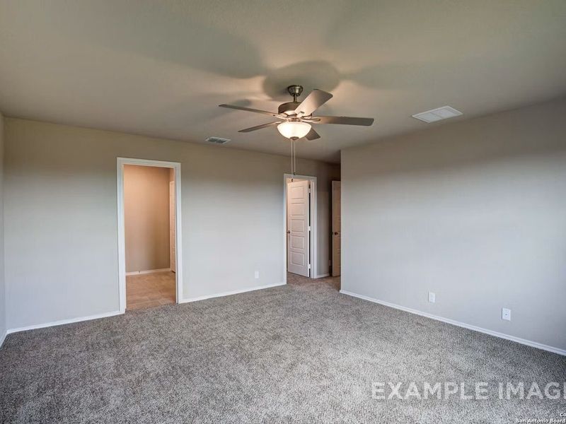Spacious, unfurnished interior of a new home in Comanche Ridge, San Antonio (Image 20).