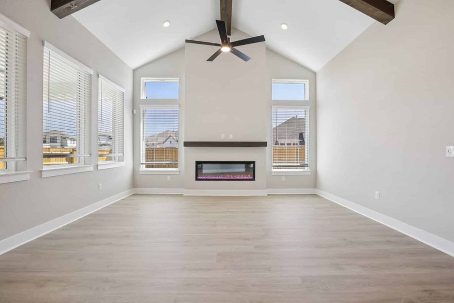 Spacious, unfurnished interior of a new home in 6 Creeks, Kyle (Image 35).