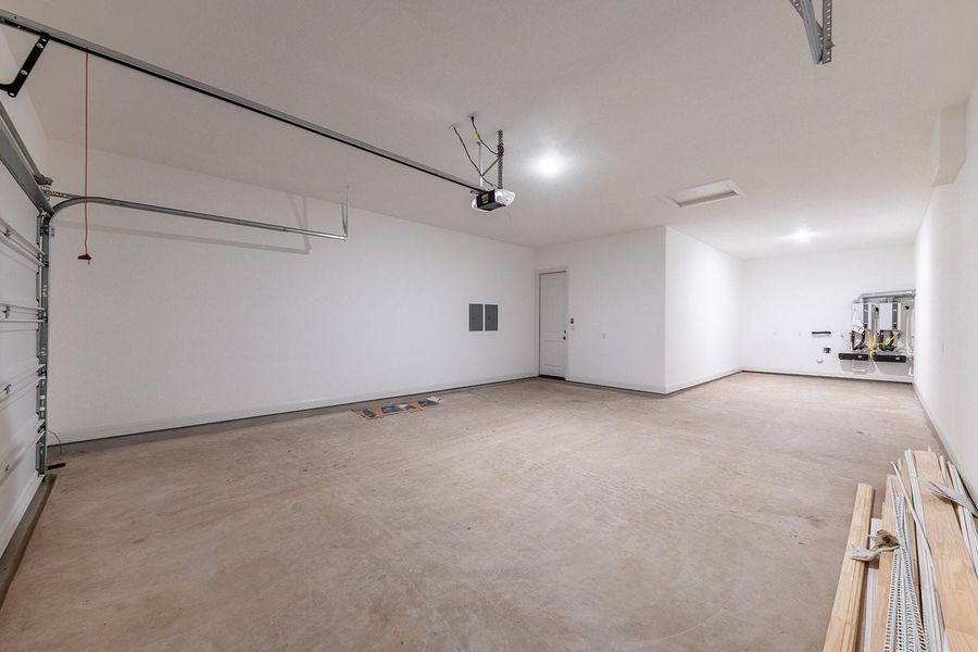 Spacious, unfurnished interior of a new home in Wolf Ranch West Bend - 70', Georgetown (Image 29). Spacious, unfurnished interior of a new home in Wolf Ranch West Bend - 70', Georgetown (Image 29).