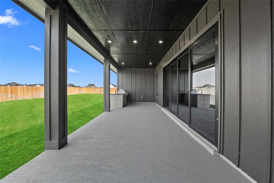 Exterior details and patio area of a home in King Oaks, Salado (Image 3).