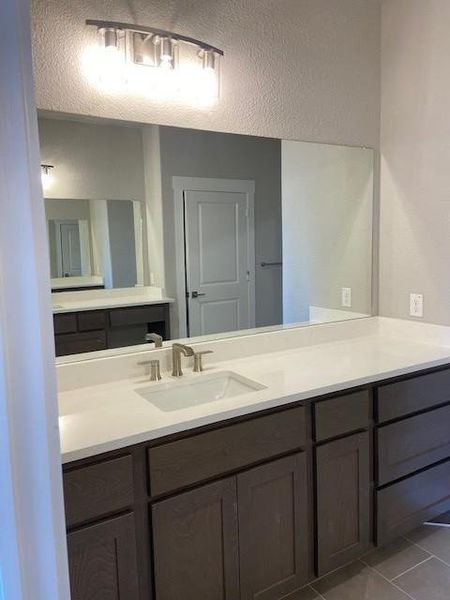 sales - 1908 Vittoria - spec - bathroom1