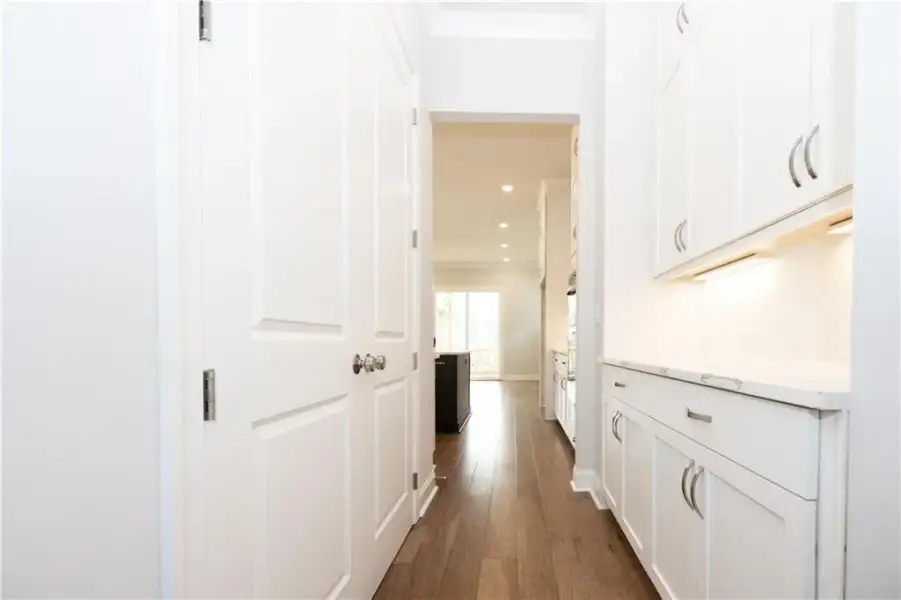 Furnished interior view inside a new home in Aberdeen, Hoschton (Image 5).