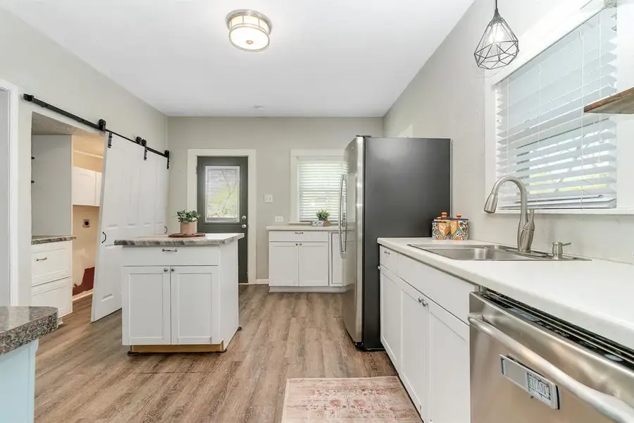 Furnished interior view inside a new home in , Cleburne (Image 3).