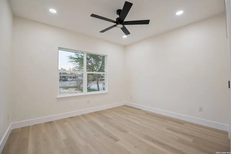 Spacious, unfurnished interior of a new home in , San Antonio (Image 15).