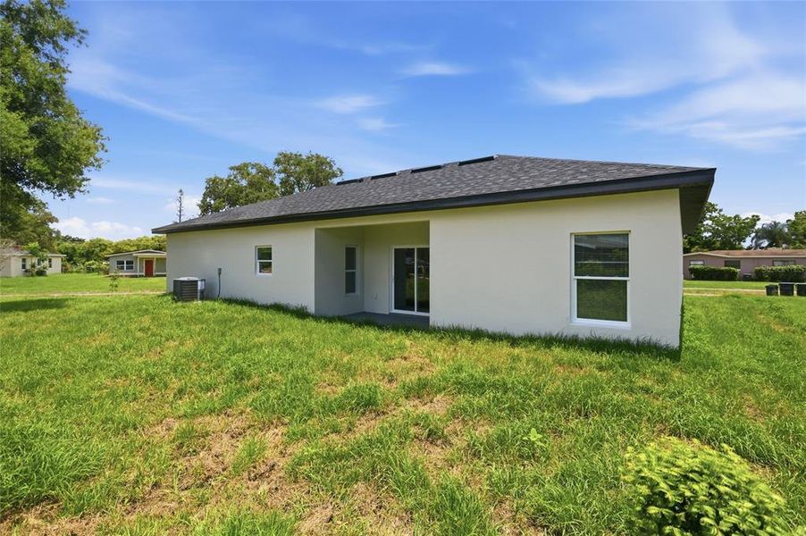 Exterior details and patio area of a home in , Orlando (Image 22).