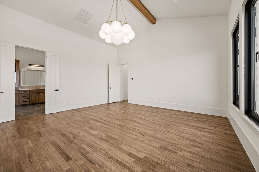 Spacious, unfurnished interior of a new home in The Resort on Eagle Mt. Lake, Fort Worth (Image 38).