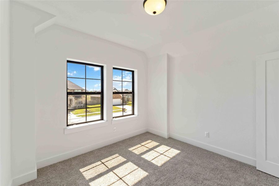 Spacious, unfurnished interior of a new home in Arabella on the Prairie, Richmond (Image 28).