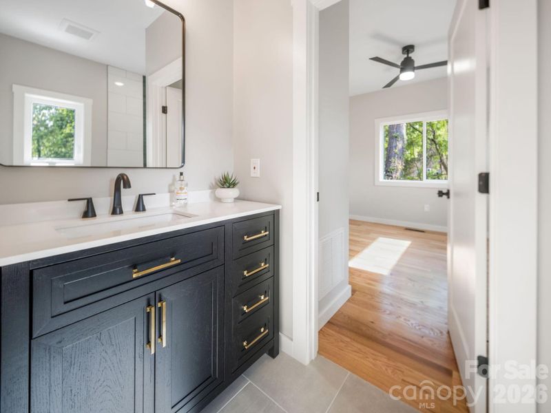 Bathroom between bedroom 2 & 3