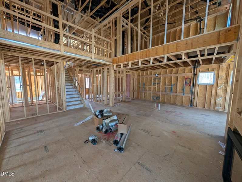 PXL_20251115_184915158