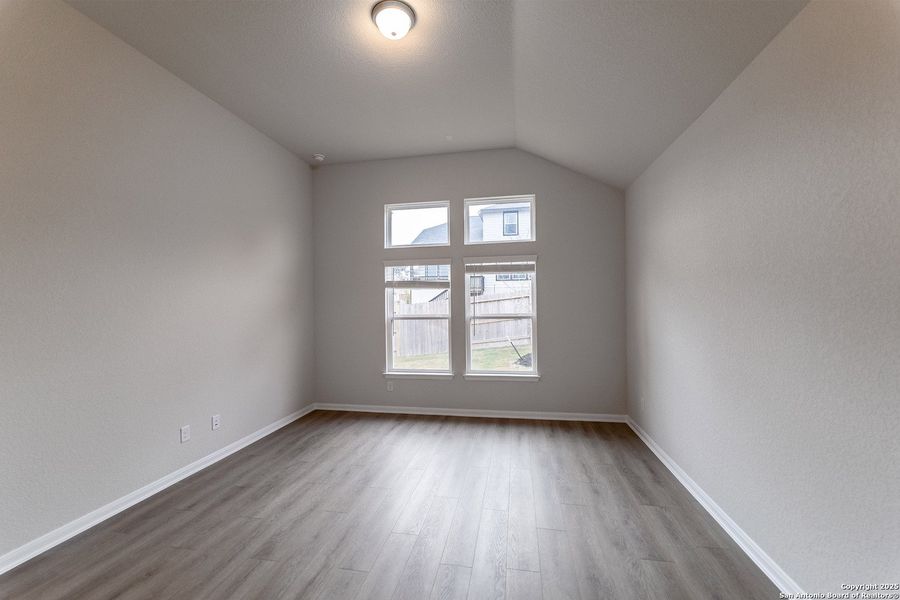 Spacious, unfurnished interior of a new home in Homestead, Schertz (Image 10).