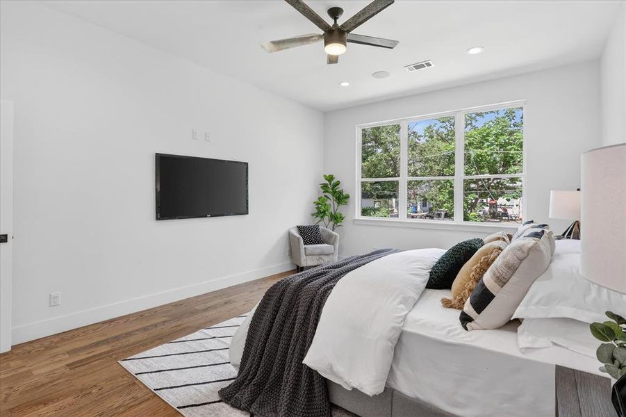 Furnished interior view inside a new home in , Dallas (Image 33).