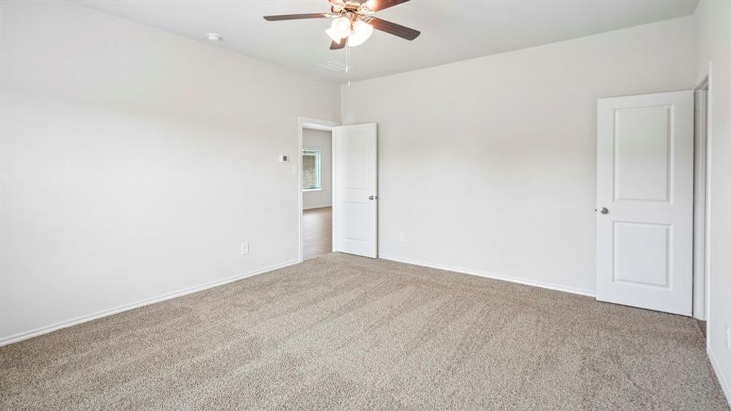 Spacious, unfurnished interior of a new home in Frontier Pointe, Princeton (Image 19).
