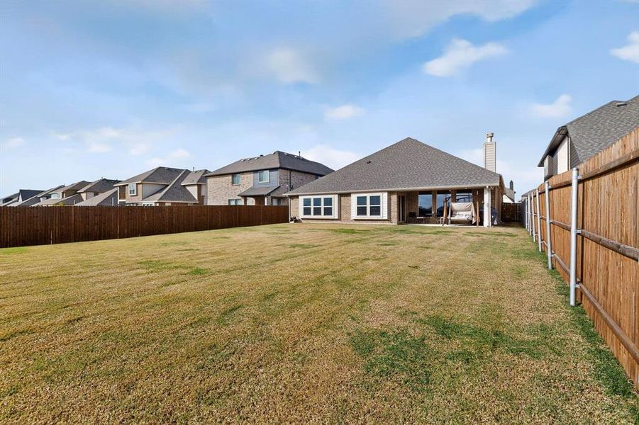 Exterior details and patio area of a home in Clairmont Estates, Ponder (Image 3).