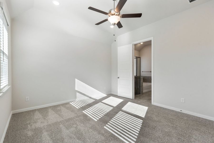 Spacious, unfurnished interior of a new home in Avondale, Fate (Image 22). Spacious, unfurnished interior of a new home in Avondale, Fate (Image 22).