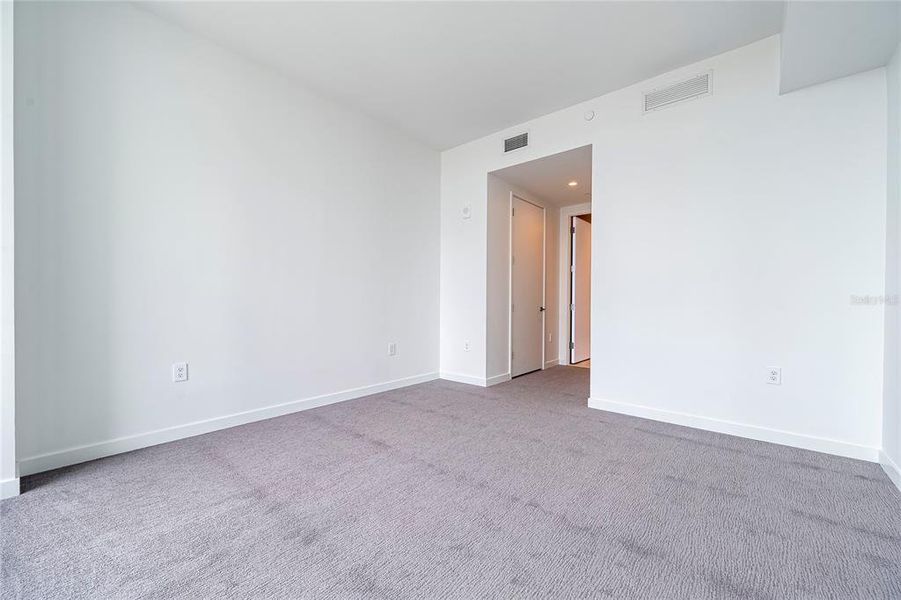 Spacious, unfurnished interior of a new home in , St. Petersburg (Image 30). Spacious, unfurnished interior of a new home in , St. Petersburg (Image 30).