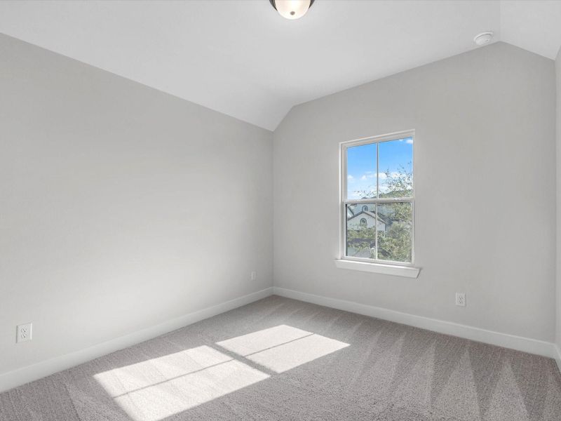 Spacious, unfurnished interior of a new home in Sienna, Missouri City (Image 17).