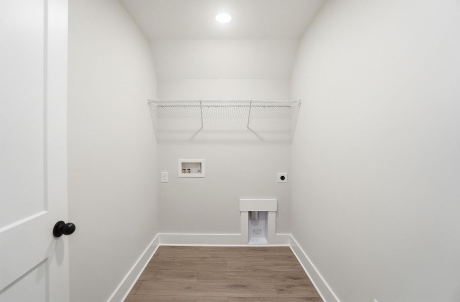 Spacious, unfurnished interior of a new home in Blythe Mill Townhomes, Waxhaw (Image 22).
