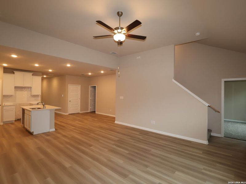 Spacious, unfurnished interior of a new home in Mesquite Ridge, San Antonio (Image 17).