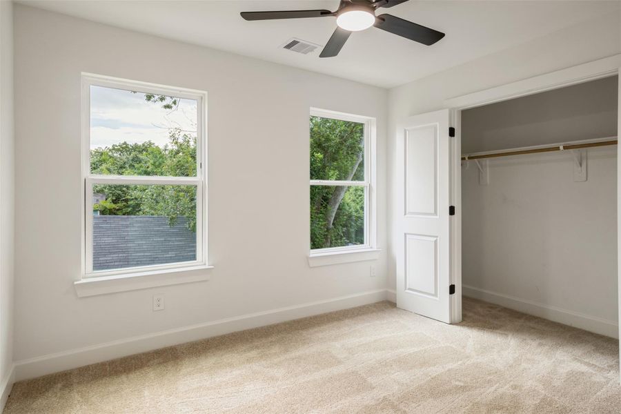 Spacious, unfurnished interior of a new home in , Houston (Image 24).