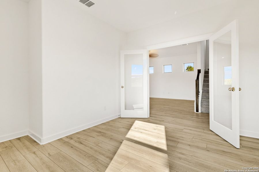 Spacious, unfurnished interior of a new home in Trilogy Grove, Leon Valley (Image 21). Spacious, unfurnished interior of a new home in Trilogy Grove, Leon Valley (Image 21).