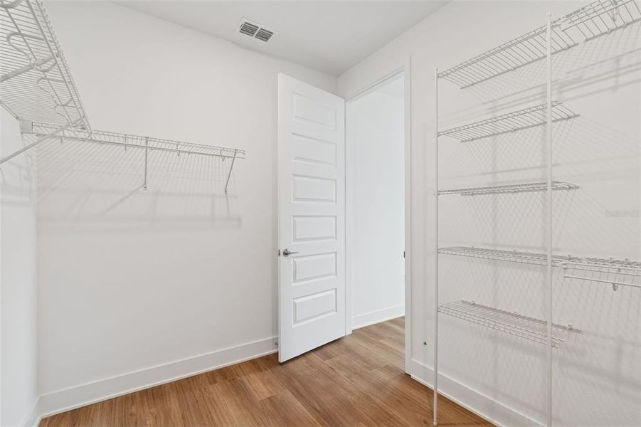 Spacious, unfurnished interior of a new home in , Tampa (Image 21).
