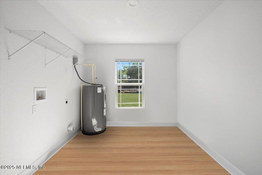 Spacious, unfurnished interior of a new home in , Keystone Heights (Image 7).