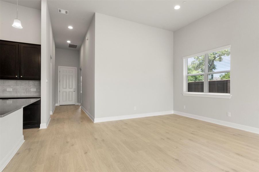 Image 31 of a home in Cross Creek.