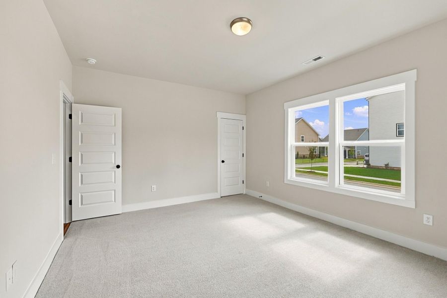 Spacious, unfurnished interior of a new home in Allen Park, Raleigh (Image 26).
