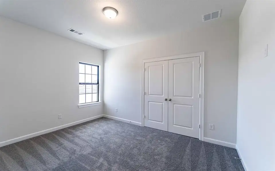 Spacious, unfurnished interior of a new home in Sonoma Verde, Rockwall (Image 22).