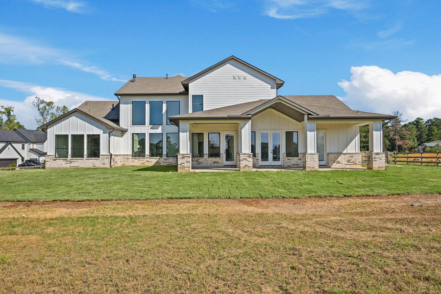 Exterior details and patio area of a home in Bentwood Farms, Montgomery (Image 3).