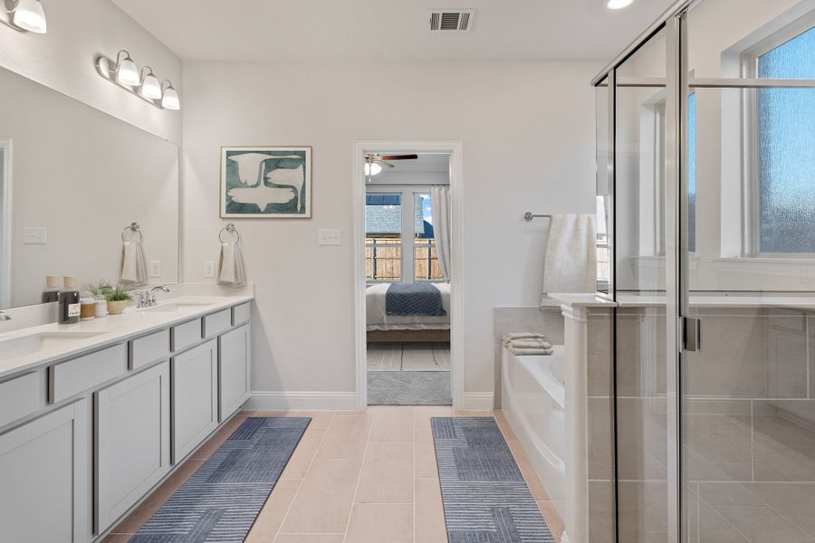Representative furnished interior of a home built from the Parker by Beazer Homes in Saratoga, Aubrey (Image 6).
