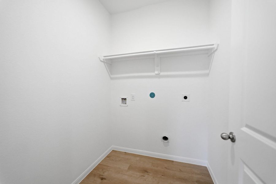 Spacious, unfurnished interior of a new home in , Conroe (Image 25).