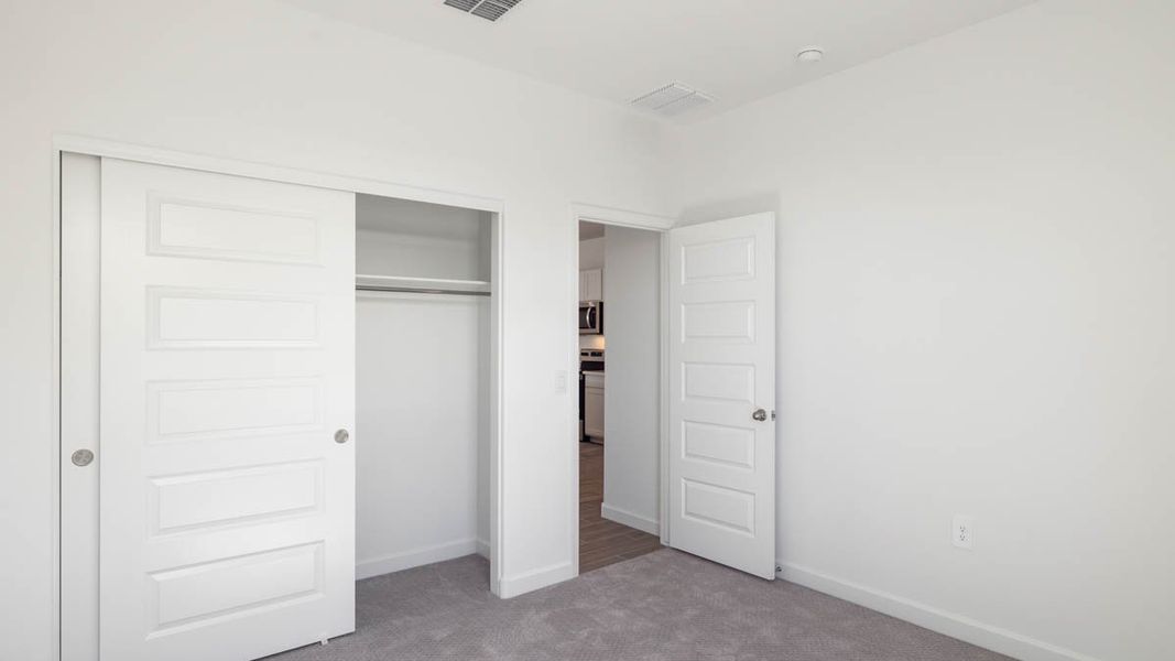 Spacious, unfurnished interior of a new home in Entrada Del Oro, Gold Canyon (Image 22). Spacious, unfurnished interior of a new home in Entrada Del Oro, Gold Canyon (Image 22).