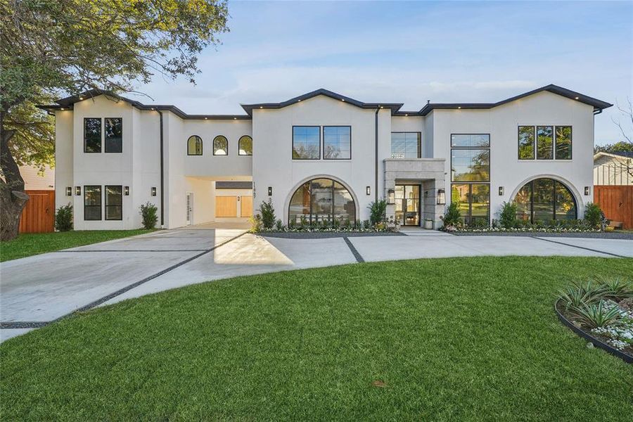 Front exterior of a new home in , Dallas, TX, highlighting curb appeal (Image 1). Front exterior of a new home in , Dallas, TX, highlighting curb appeal (Image 1).