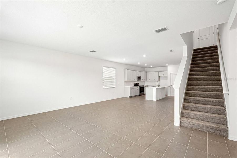 Spacious, unfurnished interior of a new home in Southpointe, Palmetto (Image 15). Spacious, unfurnished interior of a new home in Southpointe, Palmetto (Image 15).