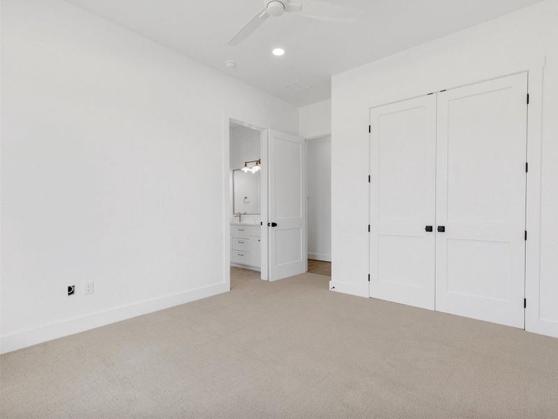 Spacious, unfurnished interior of a new home in , Smithville (Image 11).