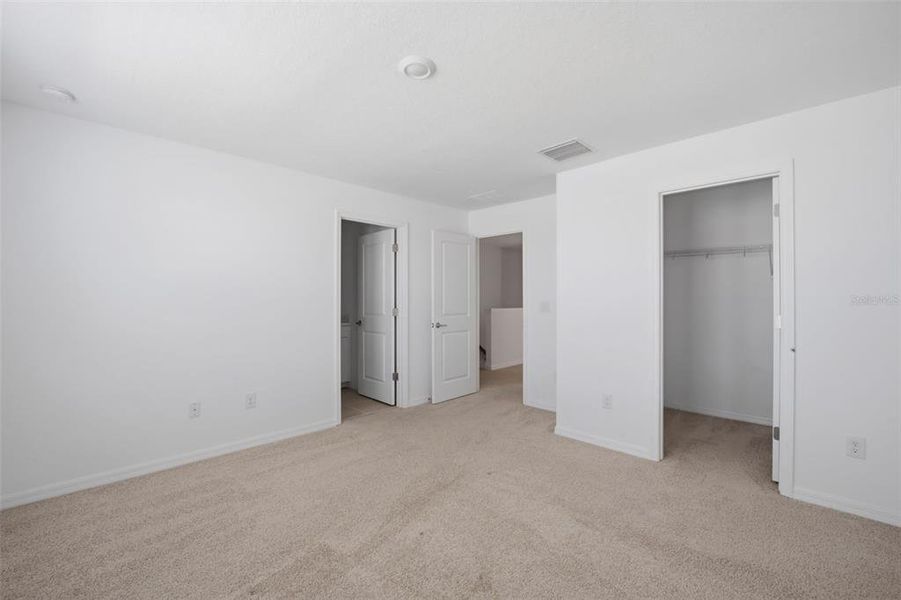 Spacious, unfurnished interior of a new home in , Wesley Chapel (Image 20).