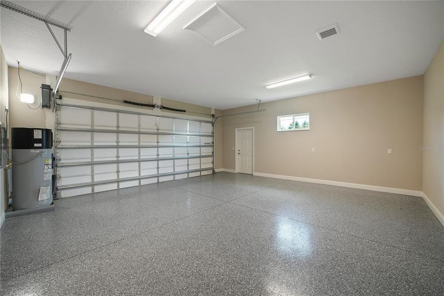 Spacious, unfurnished interior of a new home in , Lady Lake (Image 20).