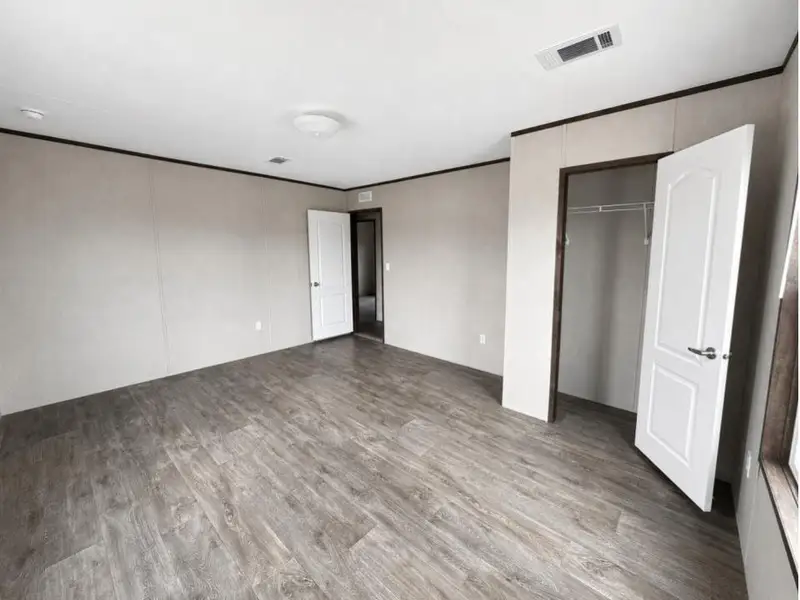 Spacious, unfurnished interior of a new home in , Cleveland (Image 10).