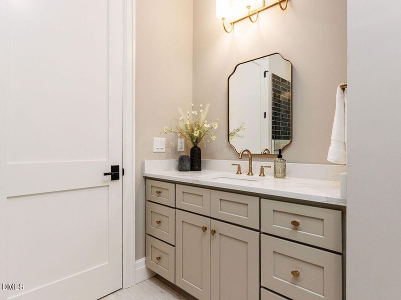 028-1280x960-bathroom 028-1280x960-bathroom