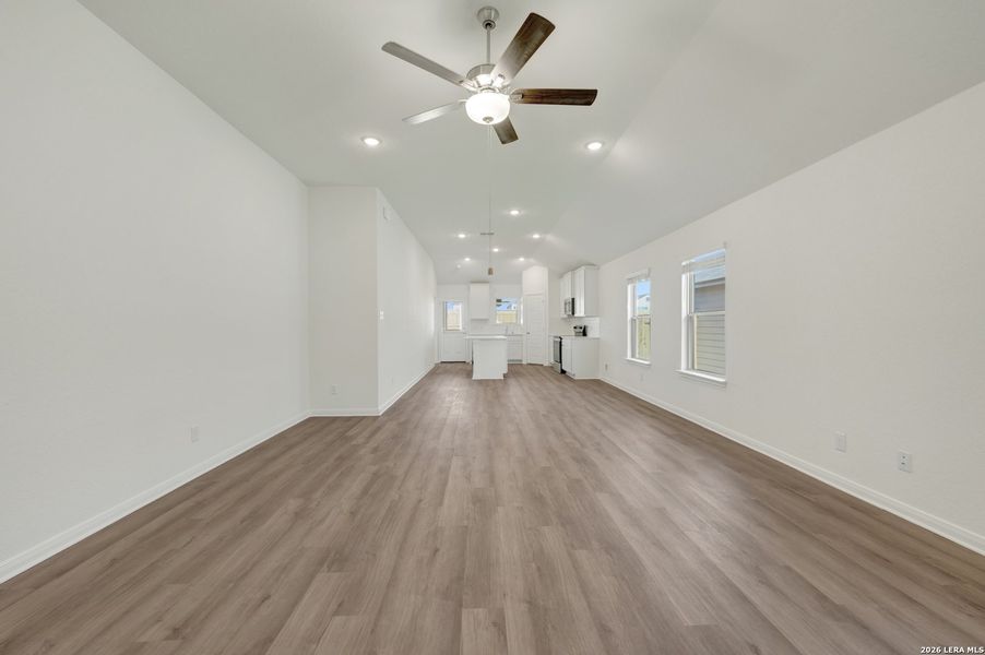 Spacious, unfurnished interior of a new home in Park Place, New Braunfels (Image 37).