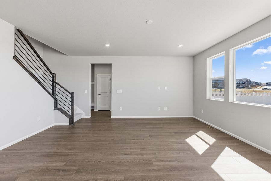 Spacious, unfurnished interior of a new home in The Estates Collection at Murphy Creek, Aurora (Image 13).