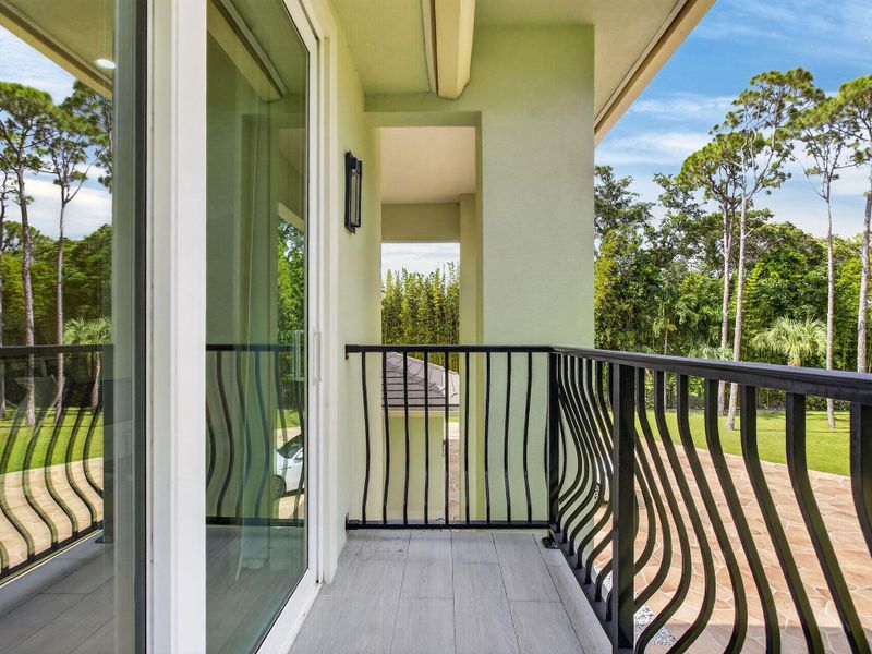 Juliette Balcony