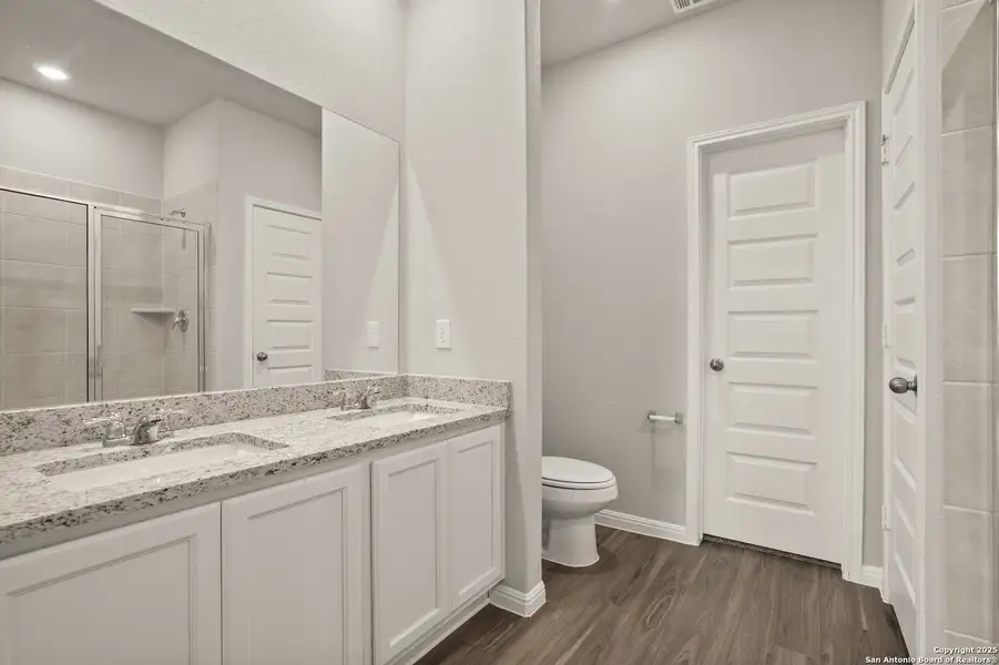 Furnished interior view inside a new home in Cinco Lakes, San Antonio (Image 9).