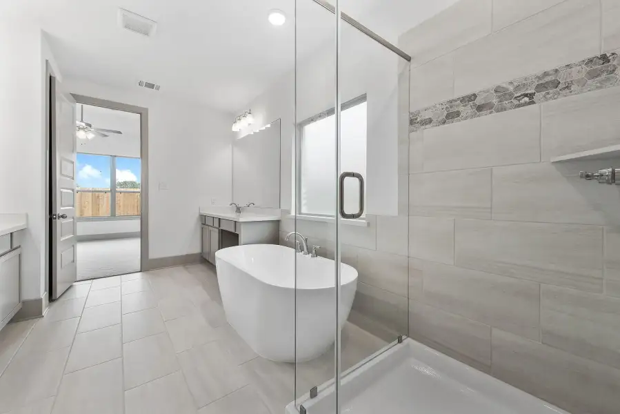 Furnished interior view inside a new home in Cross Creek West, Fulshear (Image 15).