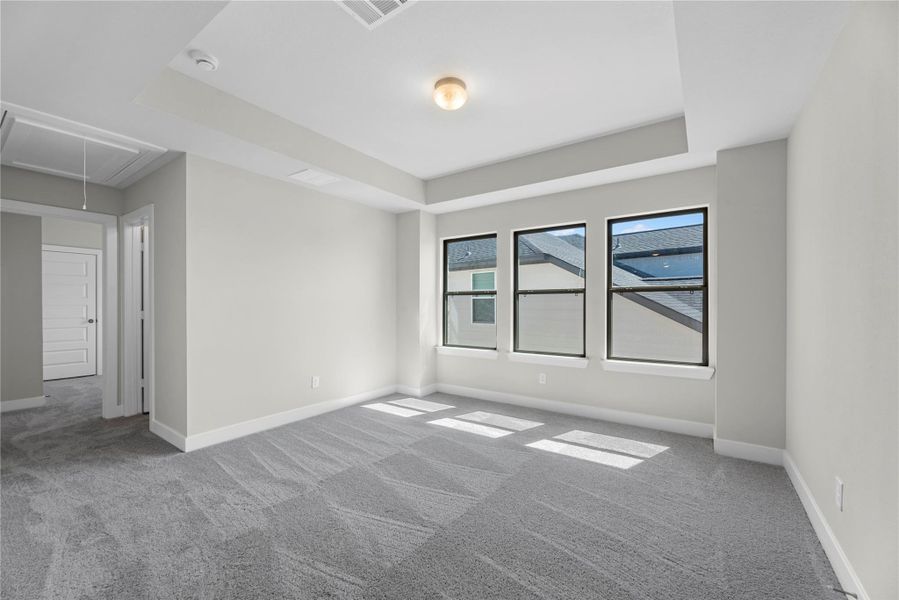 Spacious, unfurnished interior of a new home in Sunterra, Katy (Image 15).