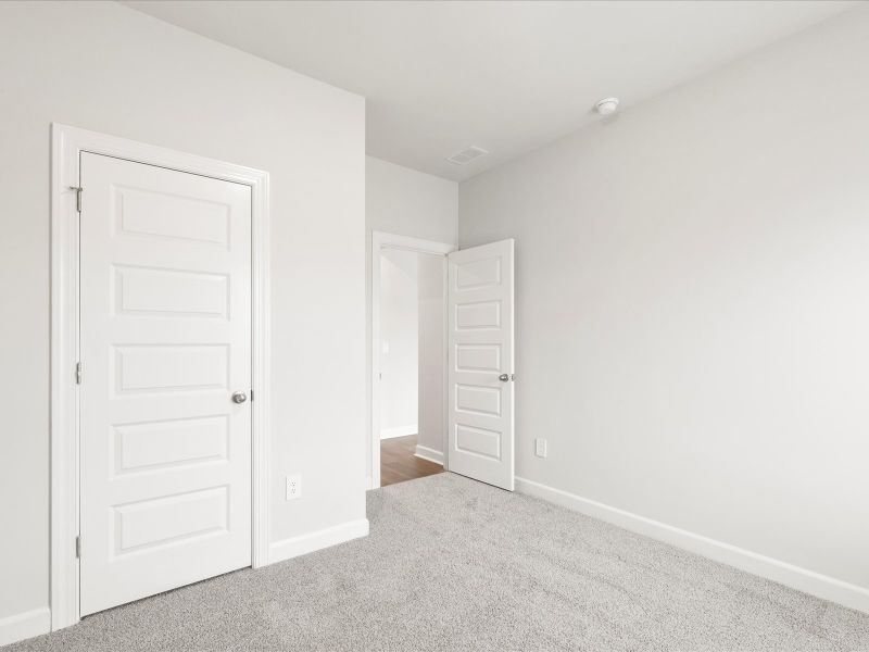 Spacious, unfurnished interior of a new home in Creek Ridge - Signature Collection, Spartanburg (Image 8).