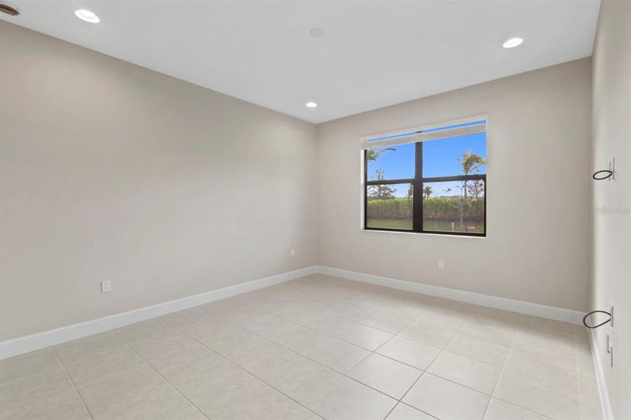 Spacious, unfurnished interior of a new home in , Fort Myers (Image 24).