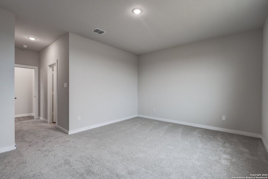 Spacious, unfurnished interior of a new home in Park Place, New Braunfels (Image 22). Spacious, unfurnished interior of a new home in Park Place, New Braunfels (Image 22).