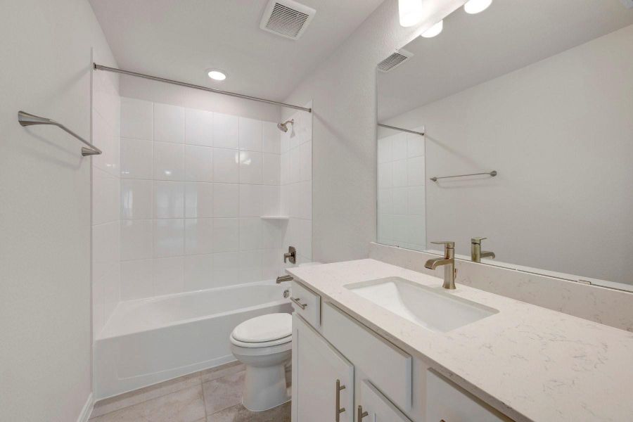 Furnished interior view inside a new home in The Grand Prairie - Meadow Collection, Hockley (Image 4).